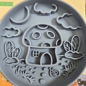Mushroom Cottage Slow Feeder
