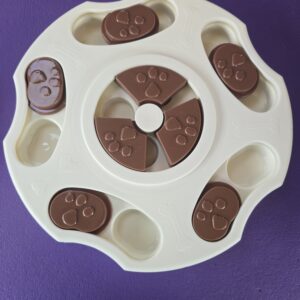 Puzzle Feeder- White & Brown